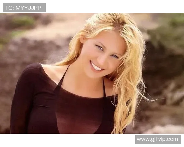 足球界绯闻不断 球星私生活曝光引发关注与热议